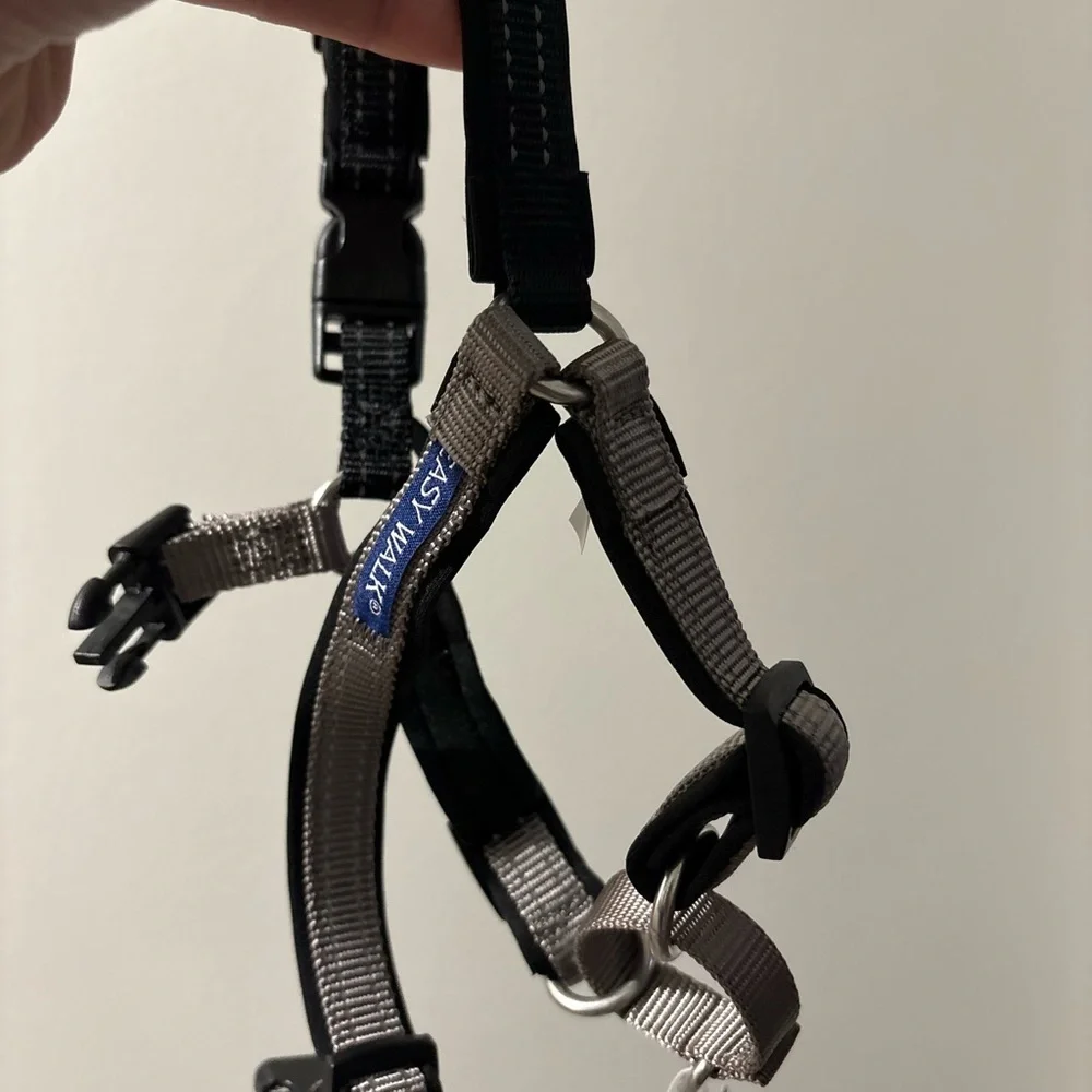 NWT PetSafe Deluxe Easy Walk Harness - Black and Gray